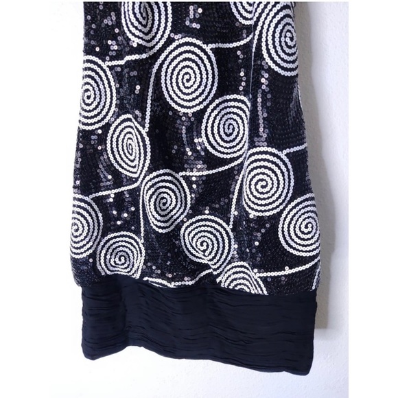 Cache Sequin Black & White, Swirl - Mini Halter Dress. Size 6 - Picture 4 of 8